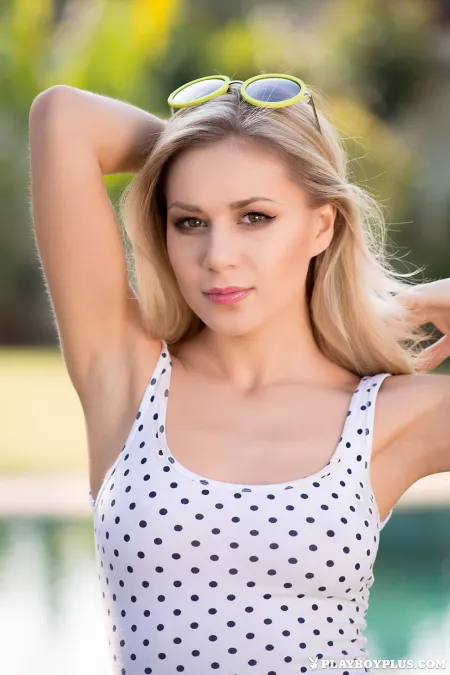 Летняя чувственность: эротический фотосет